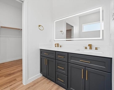 8924 Dunlap Street - Photo Thumbnail 20