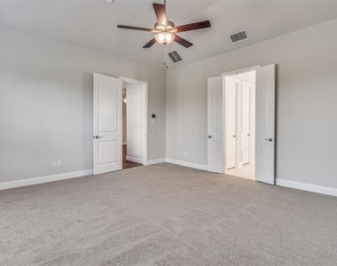 613 Cowboy Way - Photo Thumbnail 12