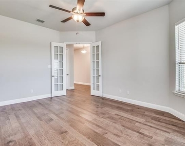 613 Cowboy Way - Photo Thumbnail 3