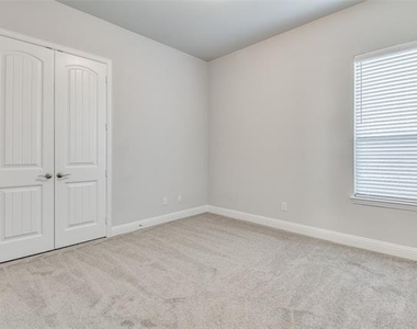 613 Cowboy Way - Photo Thumbnail 15