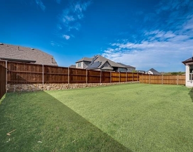 1729 Amarone Lane - Photo Thumbnail 36