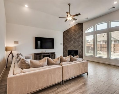 1729 Amarone Lane - Photo Thumbnail 9