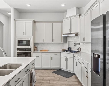 1729 Amarone Lane - Photo Thumbnail 3
