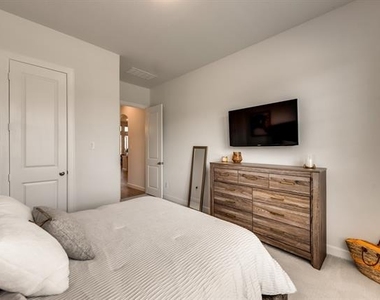 1729 Amarone Lane - Photo Thumbnail 30