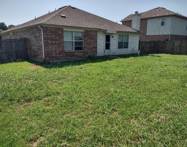 1613 Wavecrest Drive - Photo Thumbnail 9