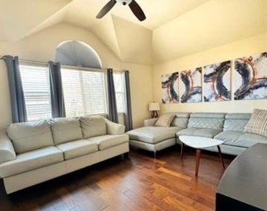 6787 Winston Drive - Photo Thumbnail 7