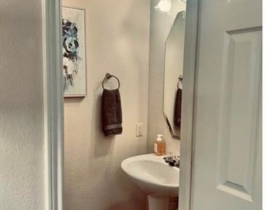 6787 Winston Drive - Photo Thumbnail 16