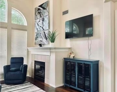 6787 Winston Drive - Photo Thumbnail 5