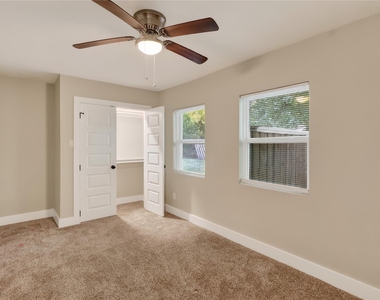 209 W 9th Street - Photo Thumbnail 20