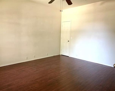 11406 Fountainbridge Drive - Photo Thumbnail 6