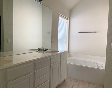 11406 Fountainbridge Drive - Photo Thumbnail 27
