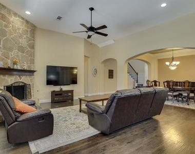 1604 Woodrose Court - Photo Thumbnail 13