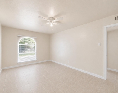 1000 Windy Meadow Drive - Photo Thumbnail 14