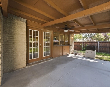 1000 Windy Meadow Drive - Photo Thumbnail 18