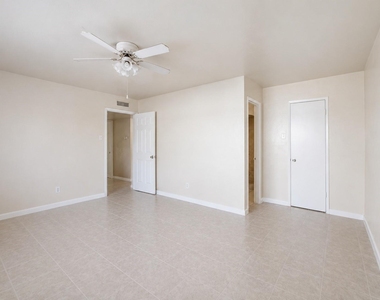 1000 Windy Meadow Drive - Photo Thumbnail 9