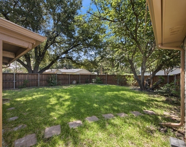 1000 Windy Meadow Drive - Photo Thumbnail 19