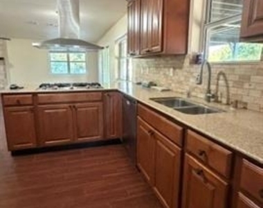13980 Red Wood Circle S - Photo Thumbnail 4