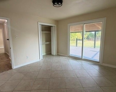 13980 Red Wood Circle S - Photo Thumbnail 16