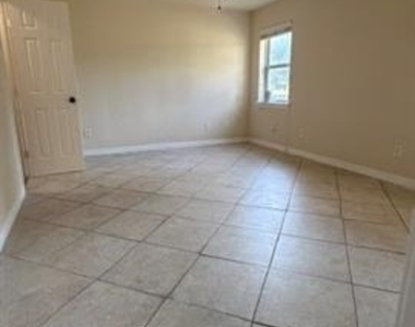 13980 Red Wood Circle S - Photo Thumbnail 8