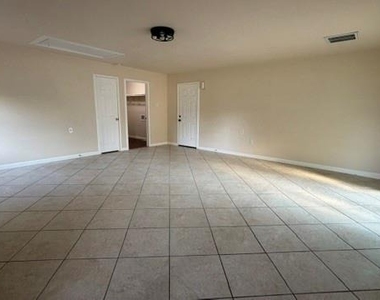 13980 Red Wood Circle S - Photo Thumbnail 10