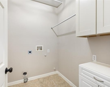 7905 Purple Martin Way - Photo Thumbnail 31