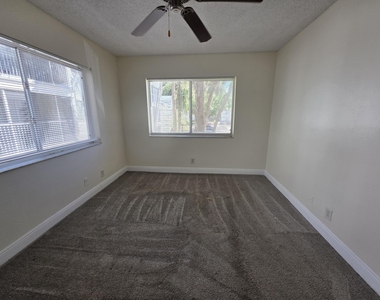 5686 Rock Island Road - Photo Thumbnail 3