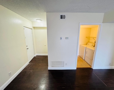 5686 Rock Island Road - Photo Thumbnail 9