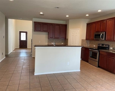 1013 Camp Verde Drive - Photo Thumbnail 15