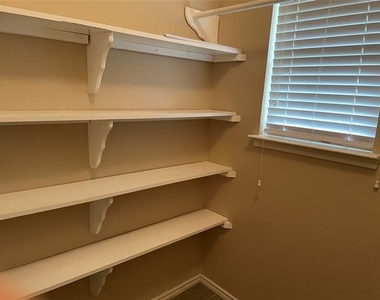 2328 Gabriel Drive - Photo Thumbnail 18