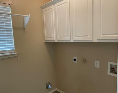 2328 Gabriel Drive - Photo Thumbnail 17