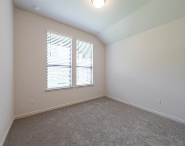 9316 Paintbrush Drive - Photo Thumbnail 16