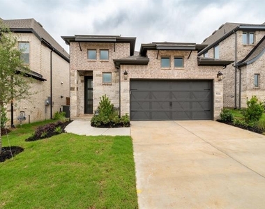 9316 Paintbrush Drive - Photo Thumbnail 2