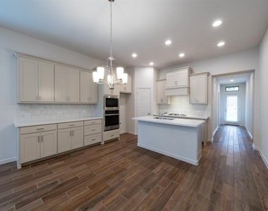 9316 Paintbrush Drive - Photo Thumbnail 6