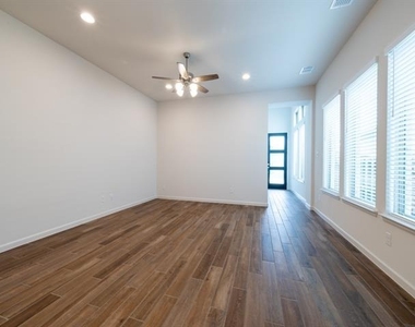 9316 Paintbrush Drive - Photo Thumbnail 4