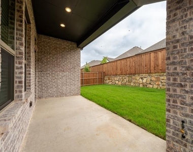 9316 Paintbrush Drive - Photo Thumbnail 23