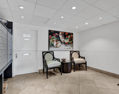 1051 Hillsboro Mile - Photo Thumbnail 6