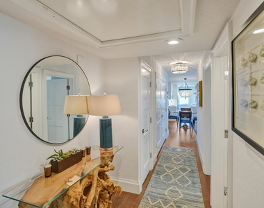 1051 Hillsboro Mile - Photo Thumbnail 7