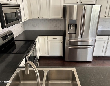 451 W Mountain Sage Drive - Photo Thumbnail 5