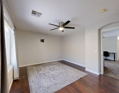 451 W Mountain Sage Drive - Photo Thumbnail 15