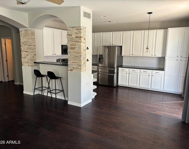 451 W Mountain Sage Drive - Photo Thumbnail 3