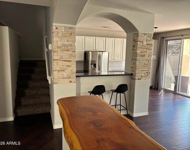 451 W Mountain Sage Drive - Photo Thumbnail 2