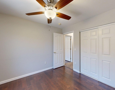 451 W Mountain Sage Drive - Photo Thumbnail 18
