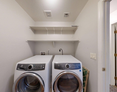 451 W Mountain Sage Drive - Photo Thumbnail 21