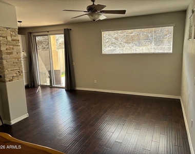 451 W Mountain Sage Drive - Photo Thumbnail 6