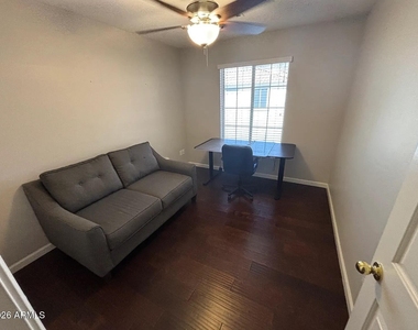 451 W Mountain Sage Drive - Photo Thumbnail 7
