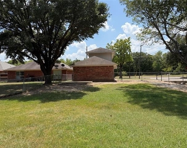 12905 Kleberg Road - Photo Thumbnail 23