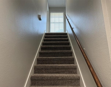 12905 Kleberg Road - Photo Thumbnail 14