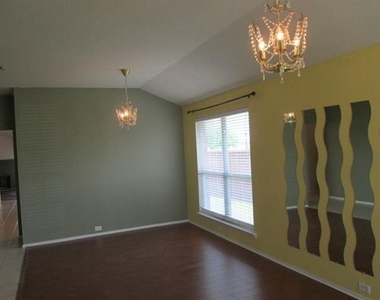 9102 Gaspard Court - Photo Thumbnail 20