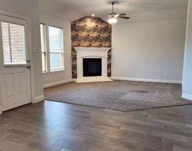 1801 Spinnaker Drive - Photo Thumbnail 9