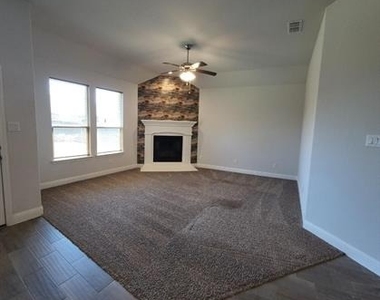 1801 Spinnaker Drive - Photo Thumbnail 4